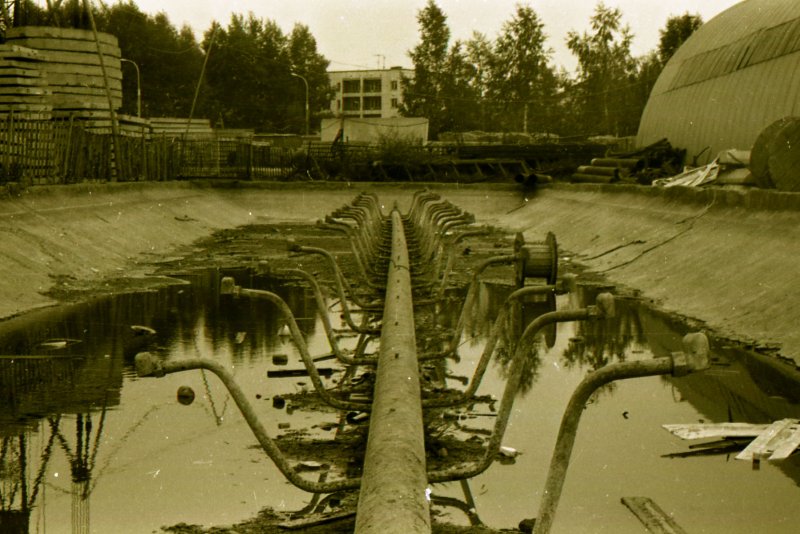 Старый старый бассейн