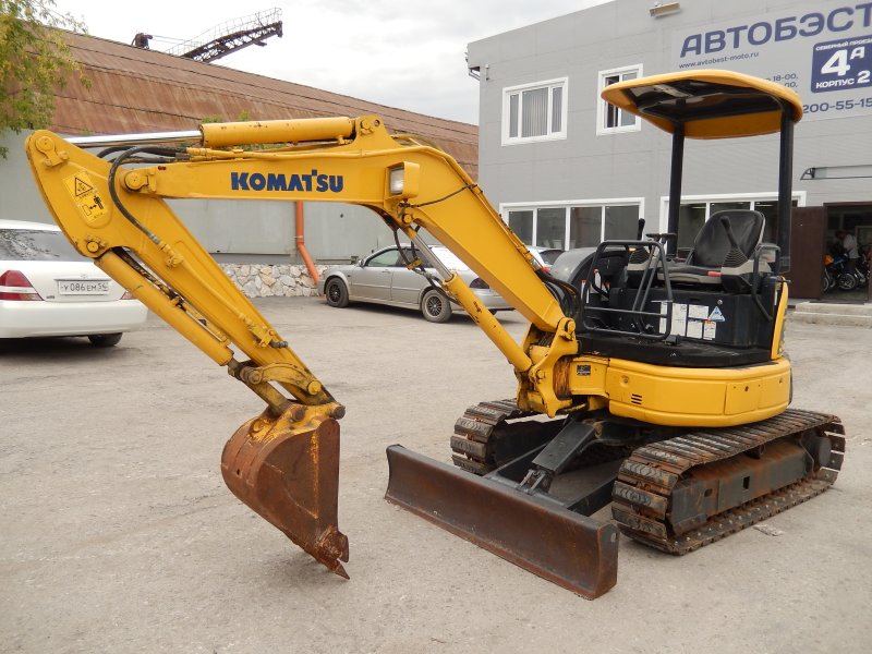 Комацу PC 30