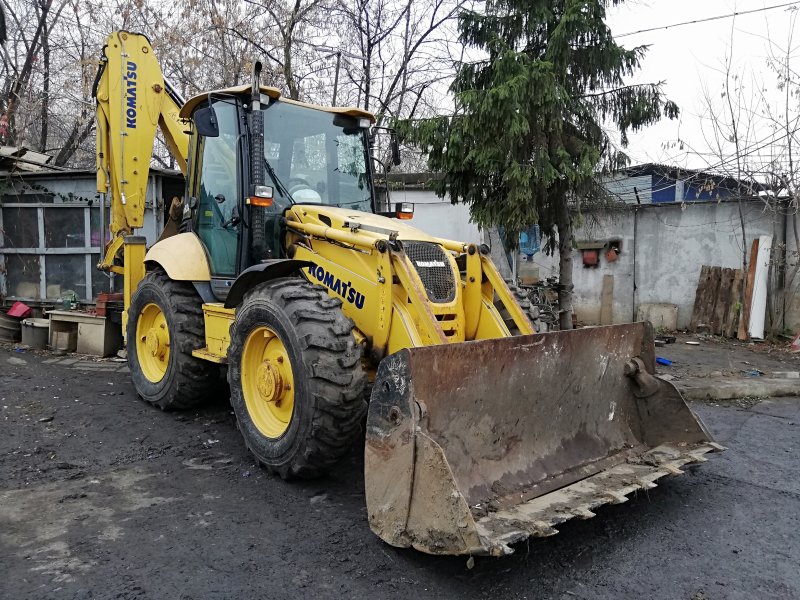 Экскаватор погрузчик Комацу wb93s