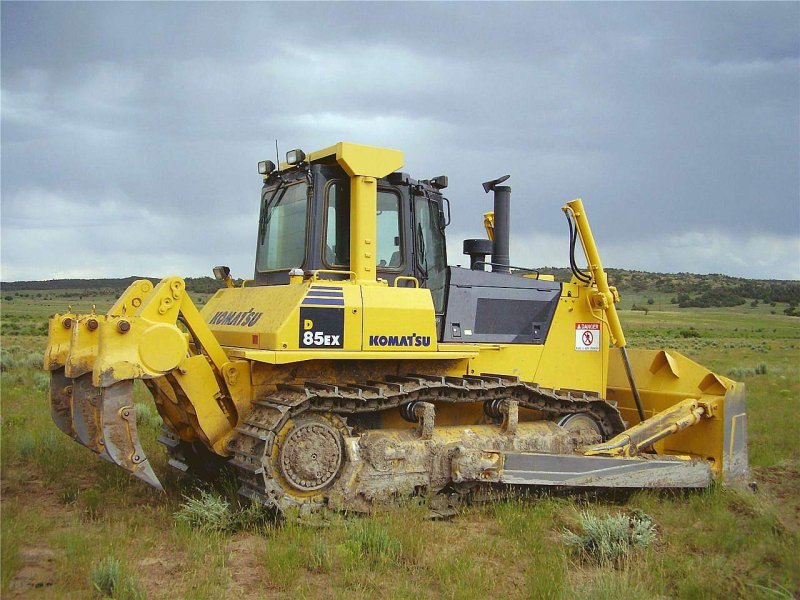 Бульдозер Komatsu d85ex-15r