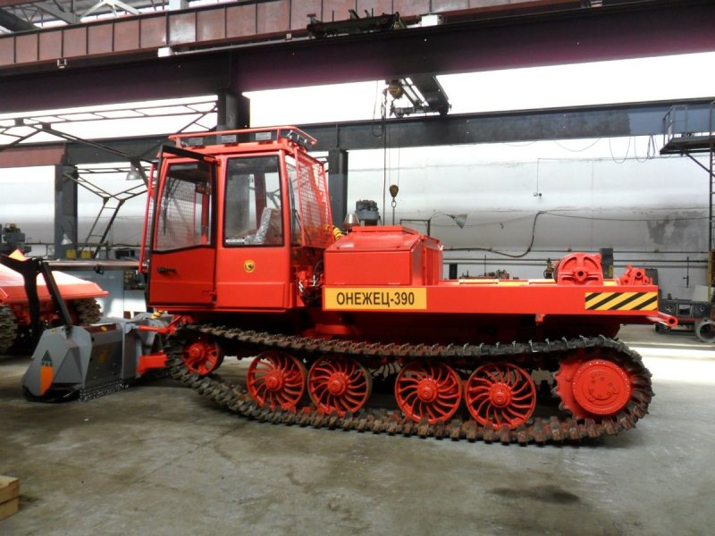 Онежец-300 трактор