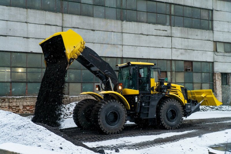 Фронтальный погрузчик Кировец к-708удм