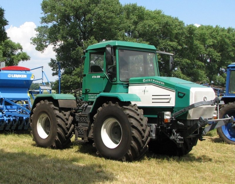 Трактор ХТА-208.1СХ
