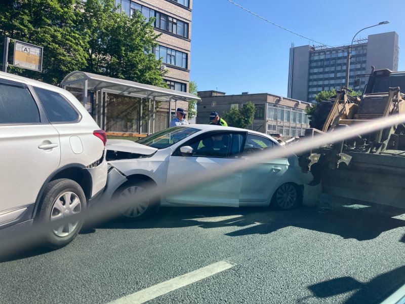Разбитый автомобиль