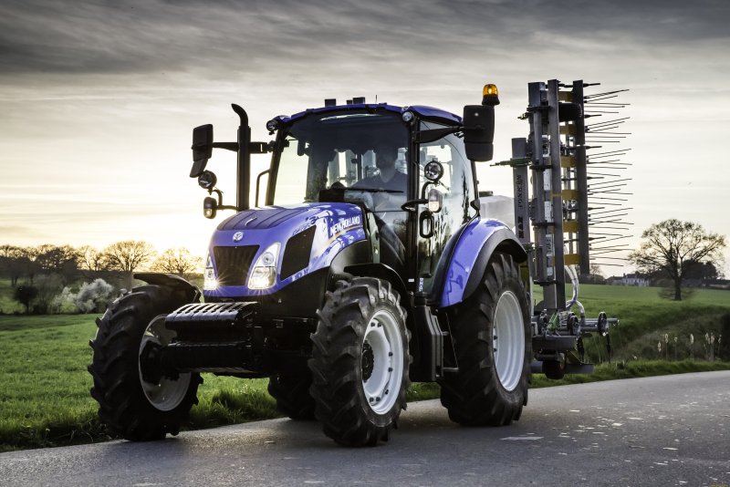 Трактор New Holland t7039