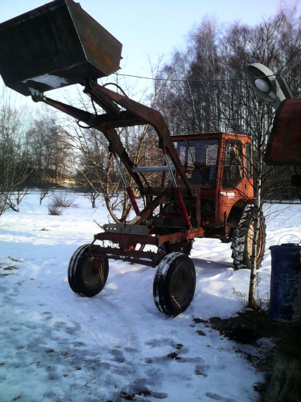 Погрузчик фронтальный для Т-25 с ковшом