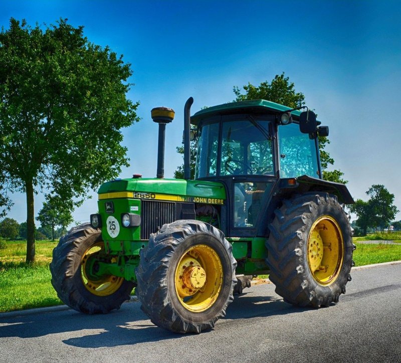 John Deere трактор 7300