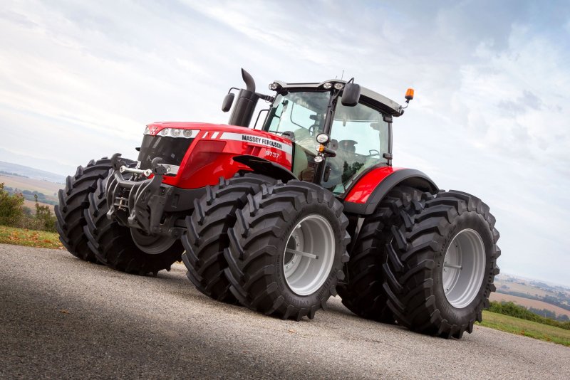 Трактор Massey Ferguson 8737