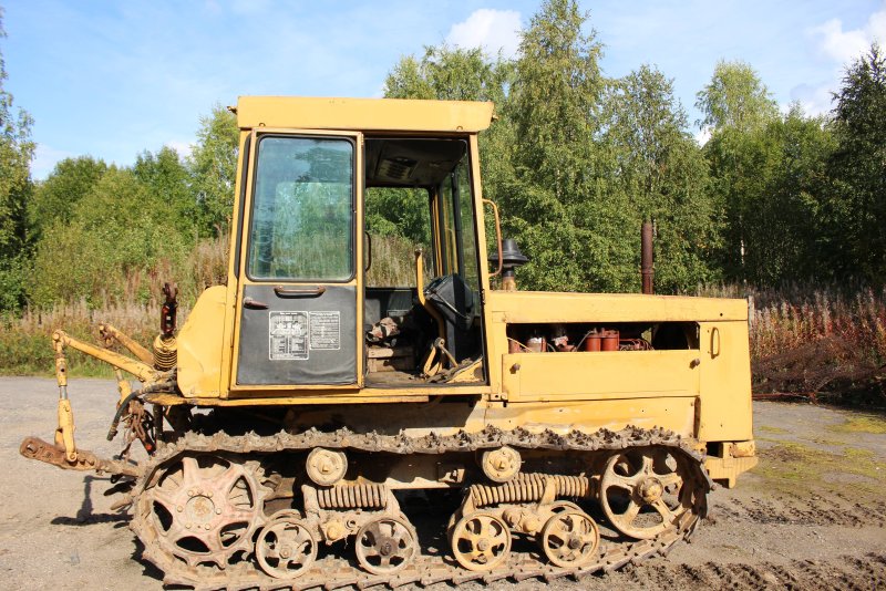 ДТ-75 трактор