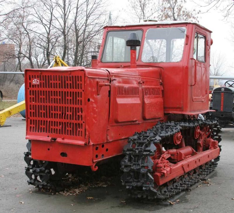 Трактор гусеничный т-4а АТЗ