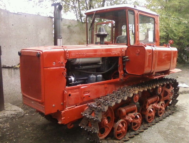 Трактор ВГТЗ ДТ-75