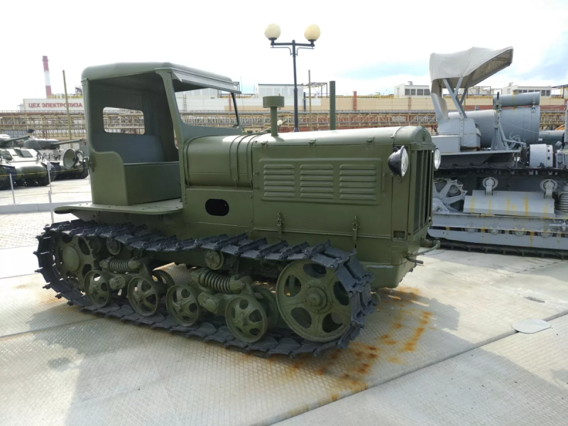 Гусеничным трактором СТЗ-3.