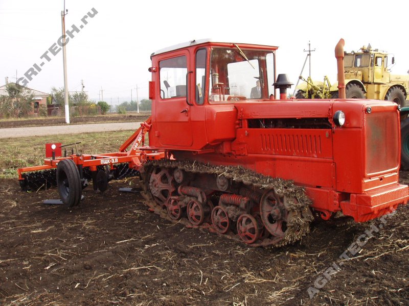 ДТ-75 трактор гусеничный