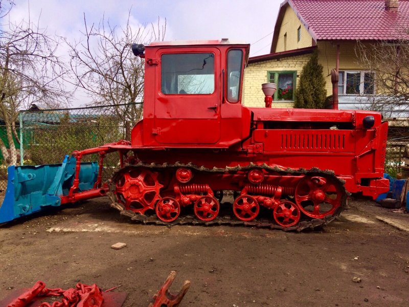 ДТ-75 трактор