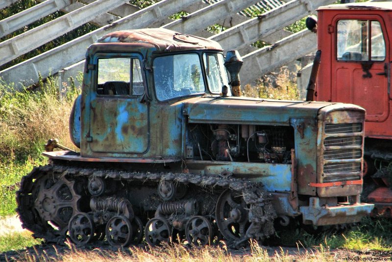 Трактор гусеничный ВЗТ 75