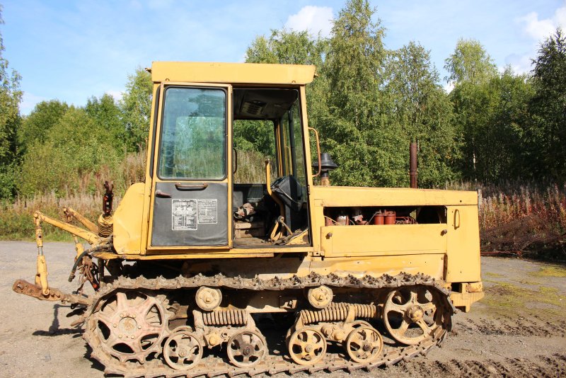 ДТ-75 трактор