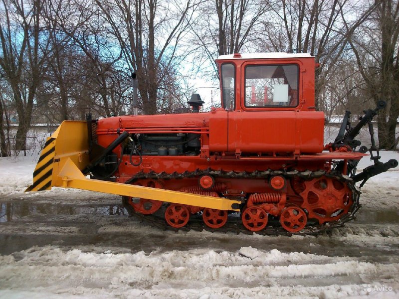Трактор ДТ-75 бульдозер