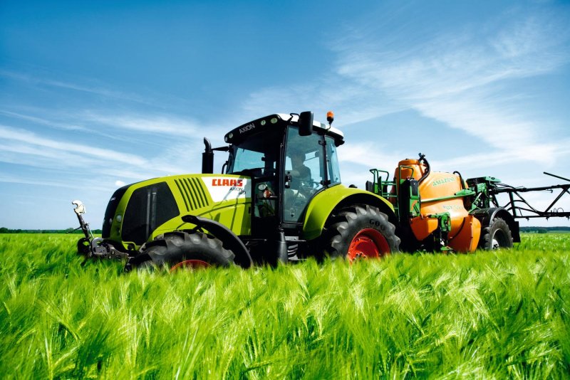 CLAAS Axion 840