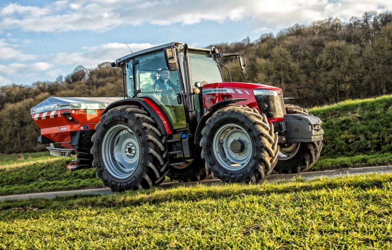 Трактор Massey Ferguson MF 6713