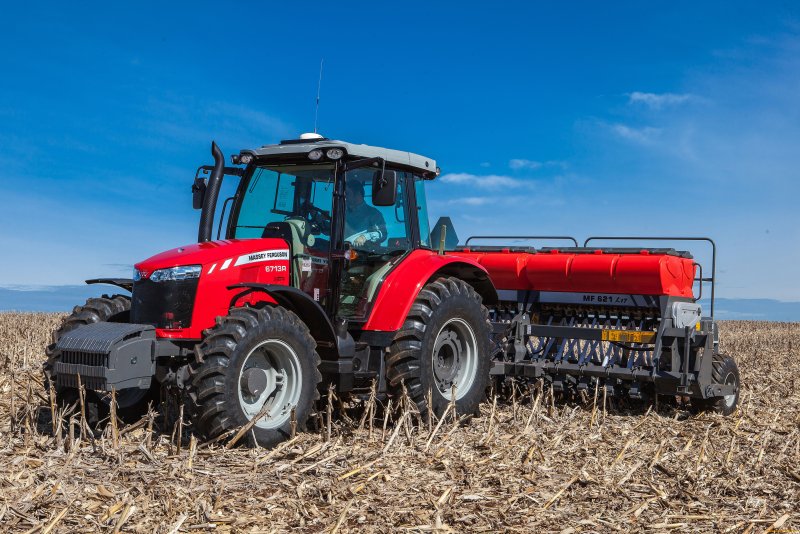 Massey Ferguson MF 6713
