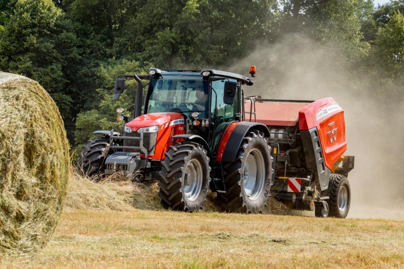 Трактор Massey Ferguson 6713