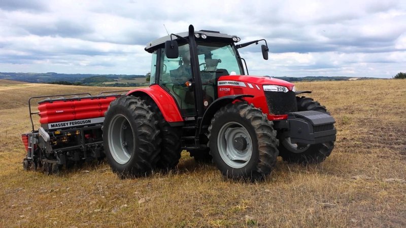 Трактор колесный Massey Ferguson 6713