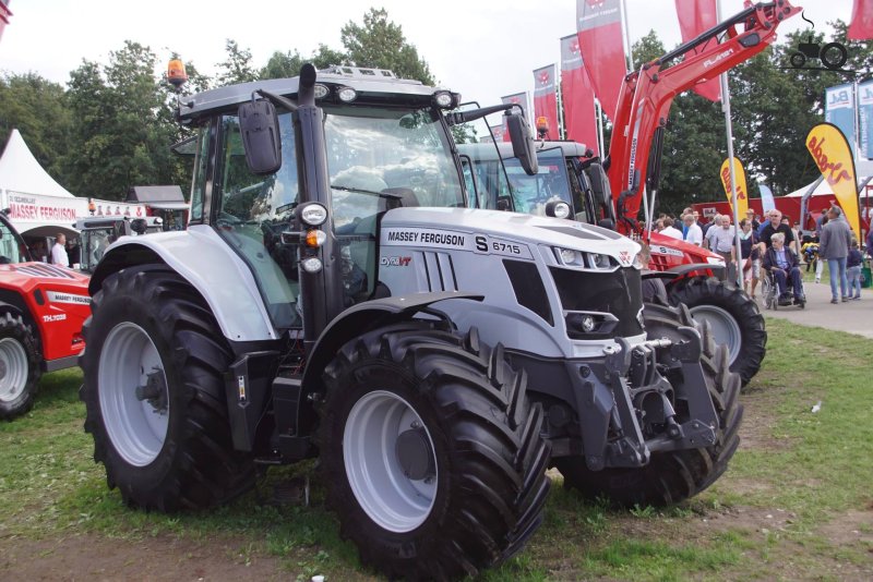 Massey Ferguson 6715