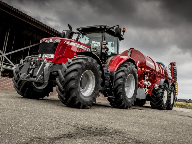 Трактор Massey Ferguson mf7724