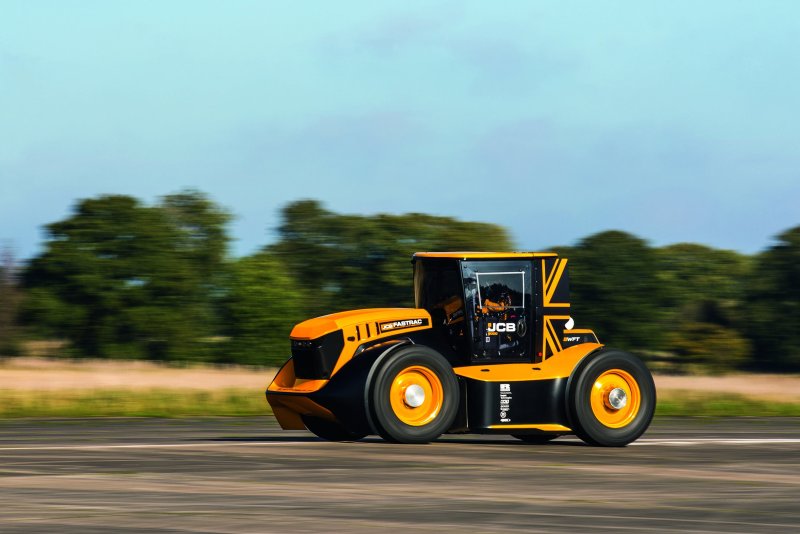 JCB Fastrac самый быстрый трактор в мире