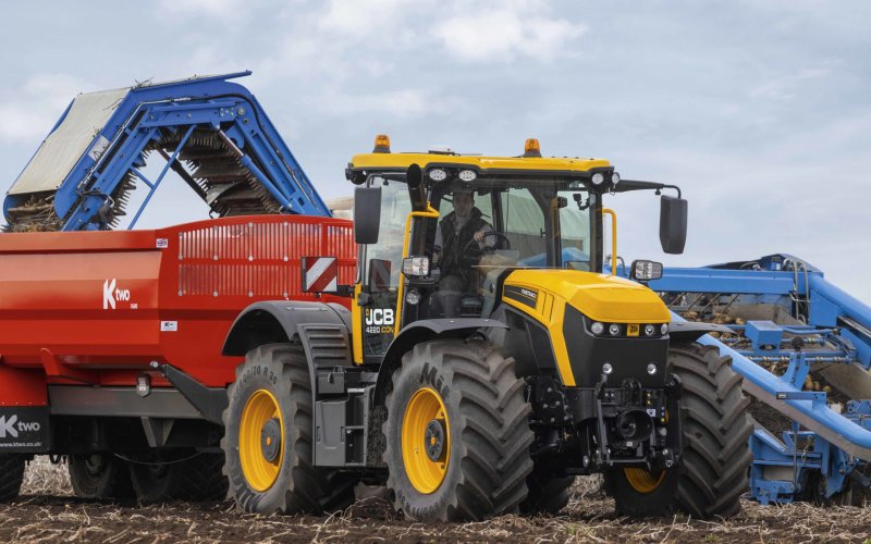 4000 Series Fastrac JCB