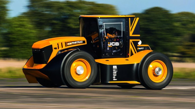 Гоночный трактор JCB