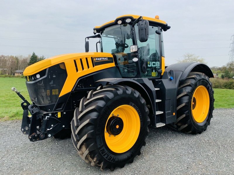 JCB Fastrac 8330