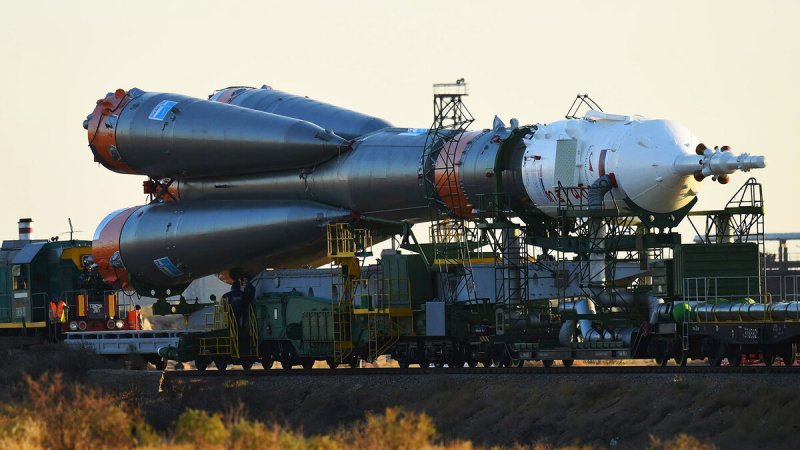 Белуга ракету перевозит