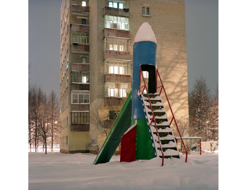 Ракета на детской площадке