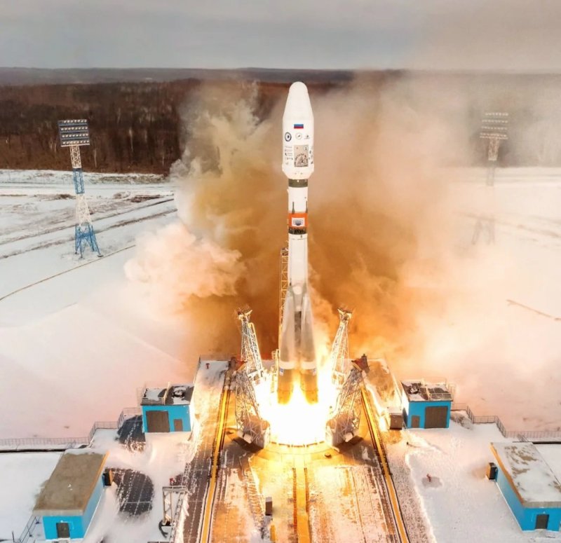 Космодром Восточный и Байконур