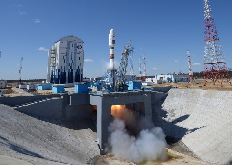 Космодром Восточный и Байконур