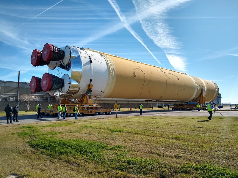 SLS ракета ступени