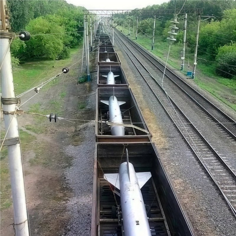 Ракеты в полувагонах