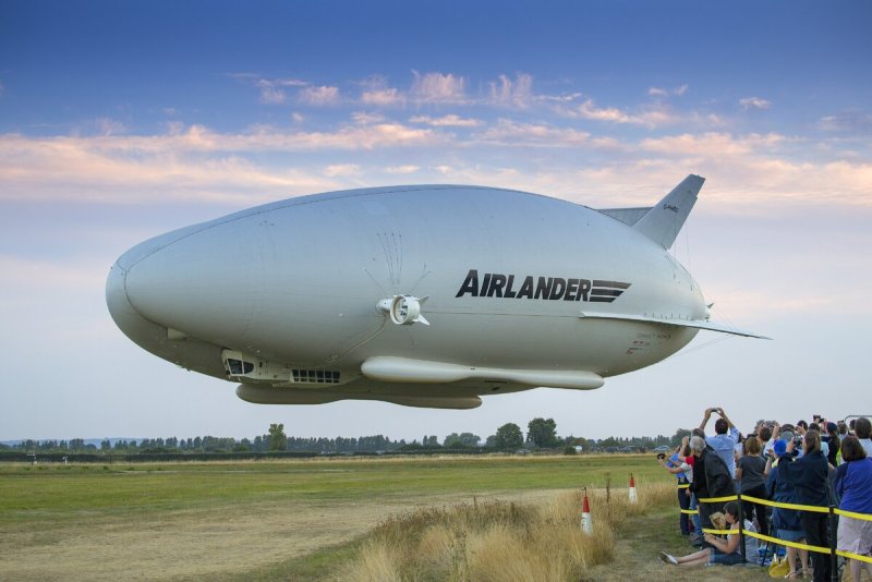 Airlander 10 — гибридный дирижабль