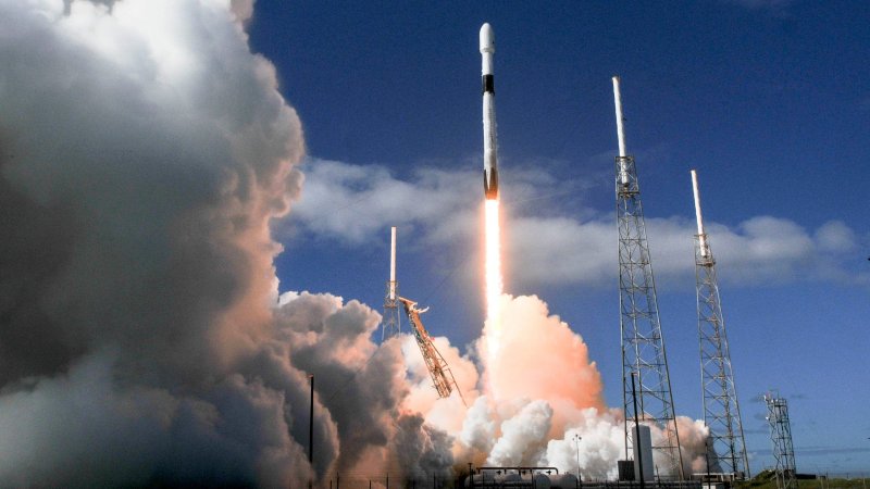Космический корабль SPACEX