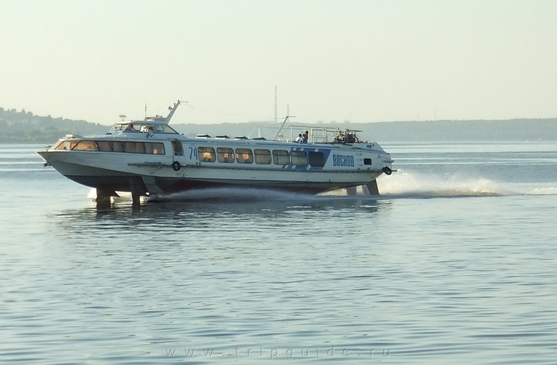 Судно на подводных крыльях СПК Восход
