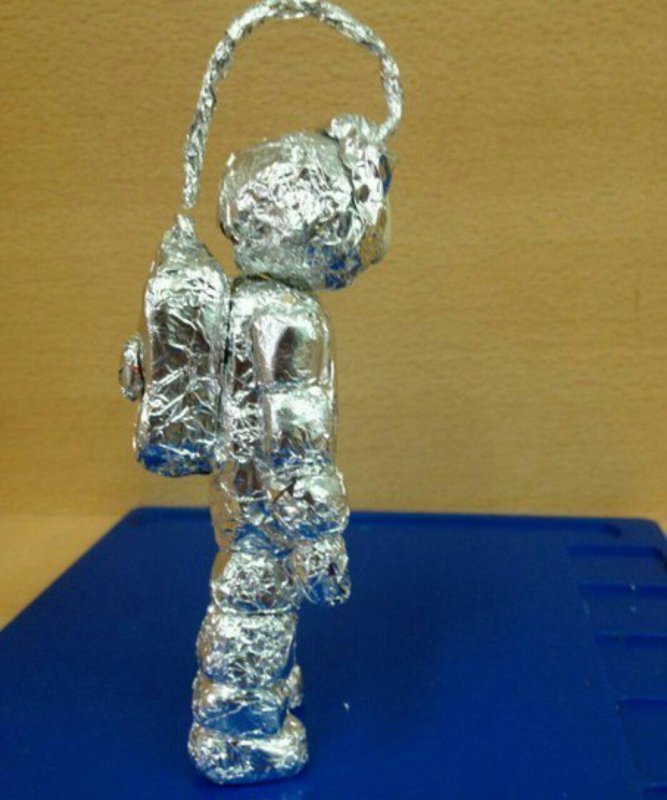Космонавт из фольги