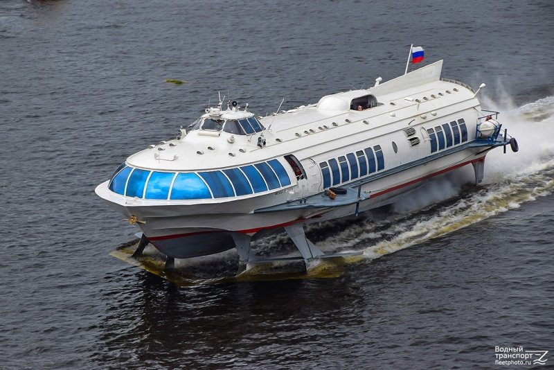 Метеор корабль на подводных крыльях