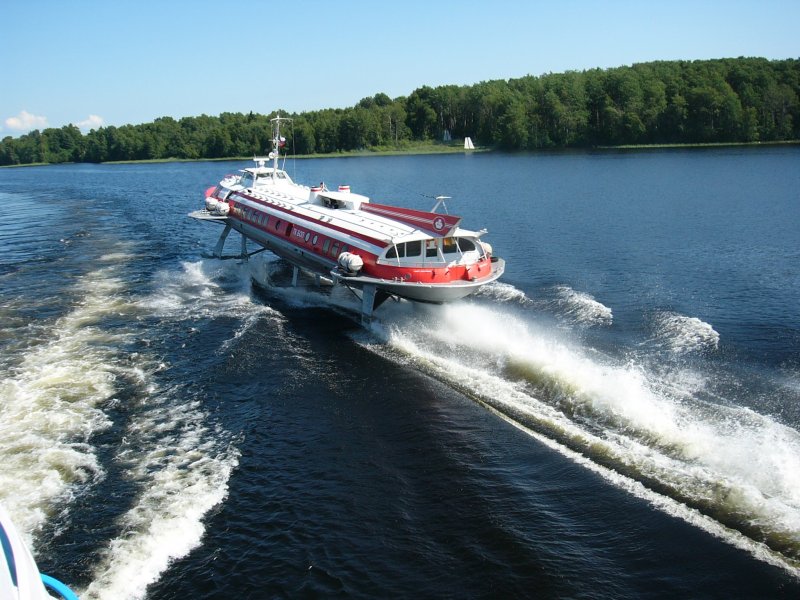 Теплоход Петрозаводск Комета и Метеор