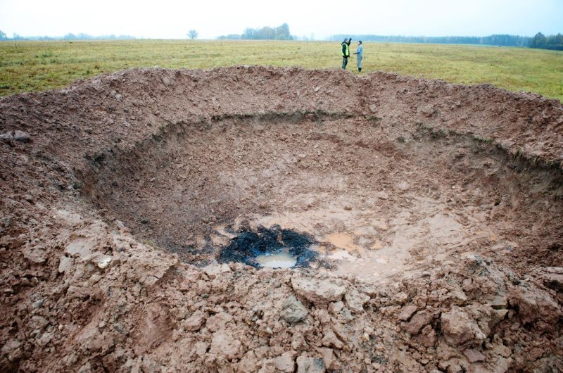 Воронка от взрыва Сармата