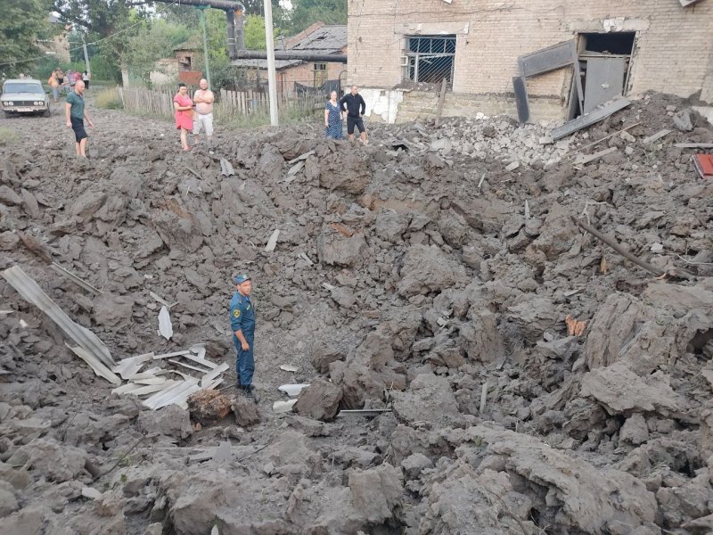Воронки от взрывов на Украине