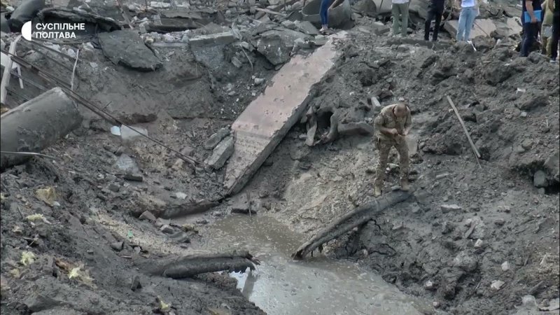 Воронка от ракетного удара