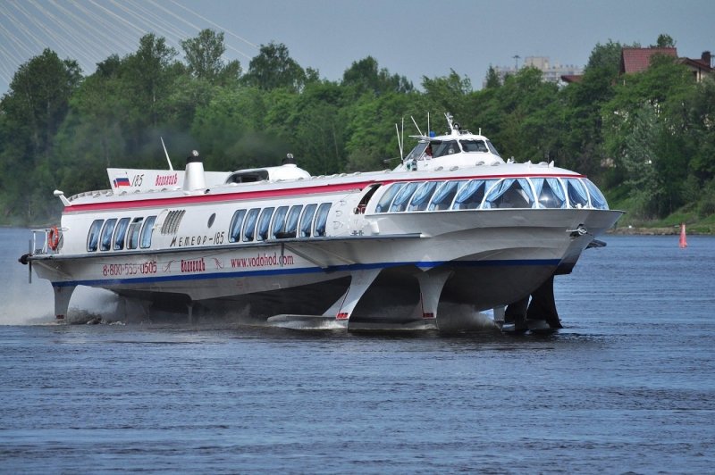 Теплоход Метеор 120м