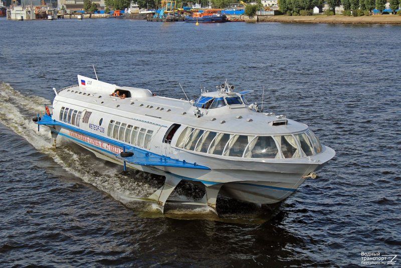 Метеор 120р катер