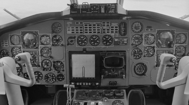 Кабина пилотов самолета ту-154